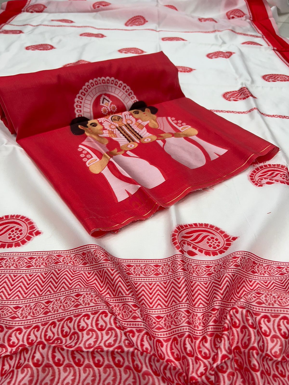 Beautiful Zari Work Elegant Saree Moksha Fashions