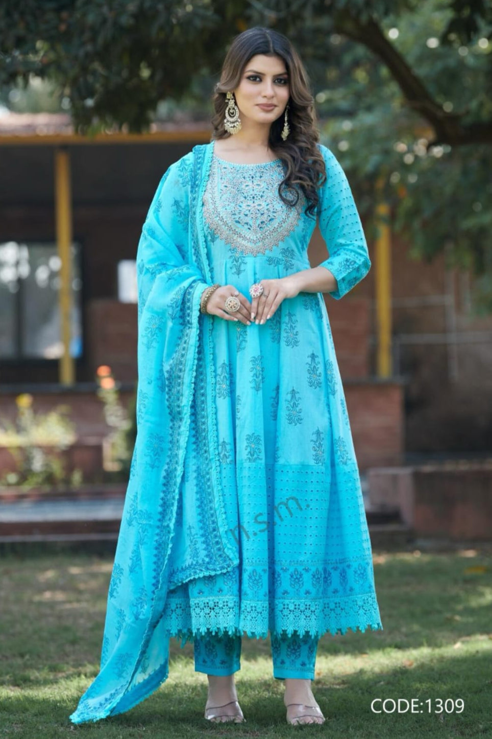 Heavy Shiffli Stich Suit