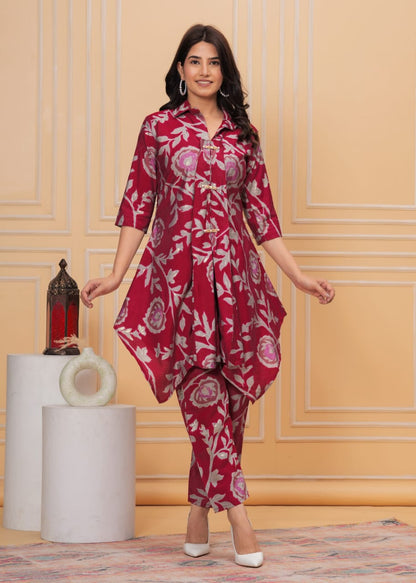 .Expertly Crafted With Pure Maslin Beautiful Kurti Features A Sophisticated Collar Design