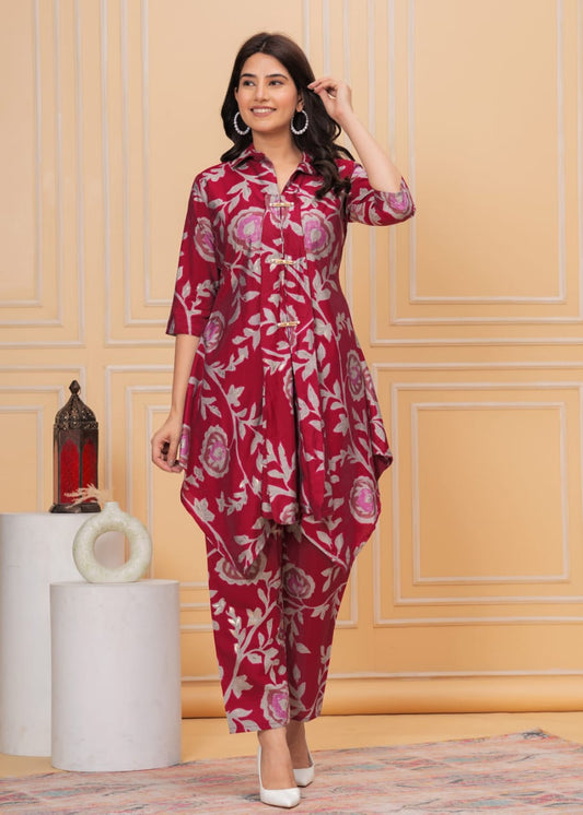 .Expertly Crafted With Pure Maslin Beautiful Kurti Features A Sophisticated Collar Design