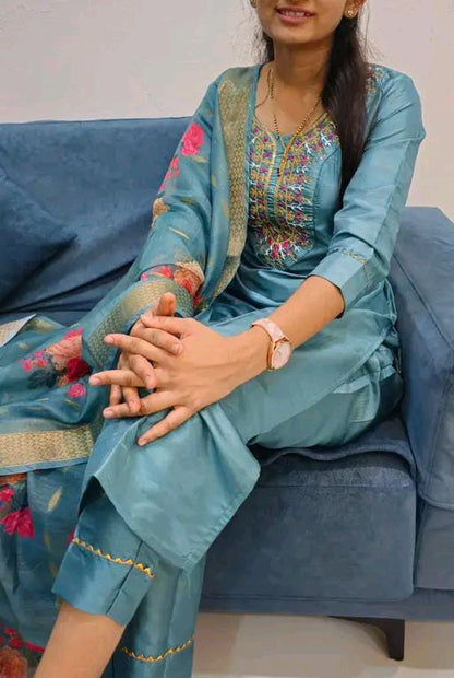 Kurta Pant Set - Moksha Fashions