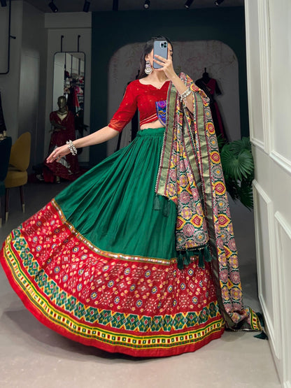 Foil & Gamthi Work With Original Mirror Lehnga With Print