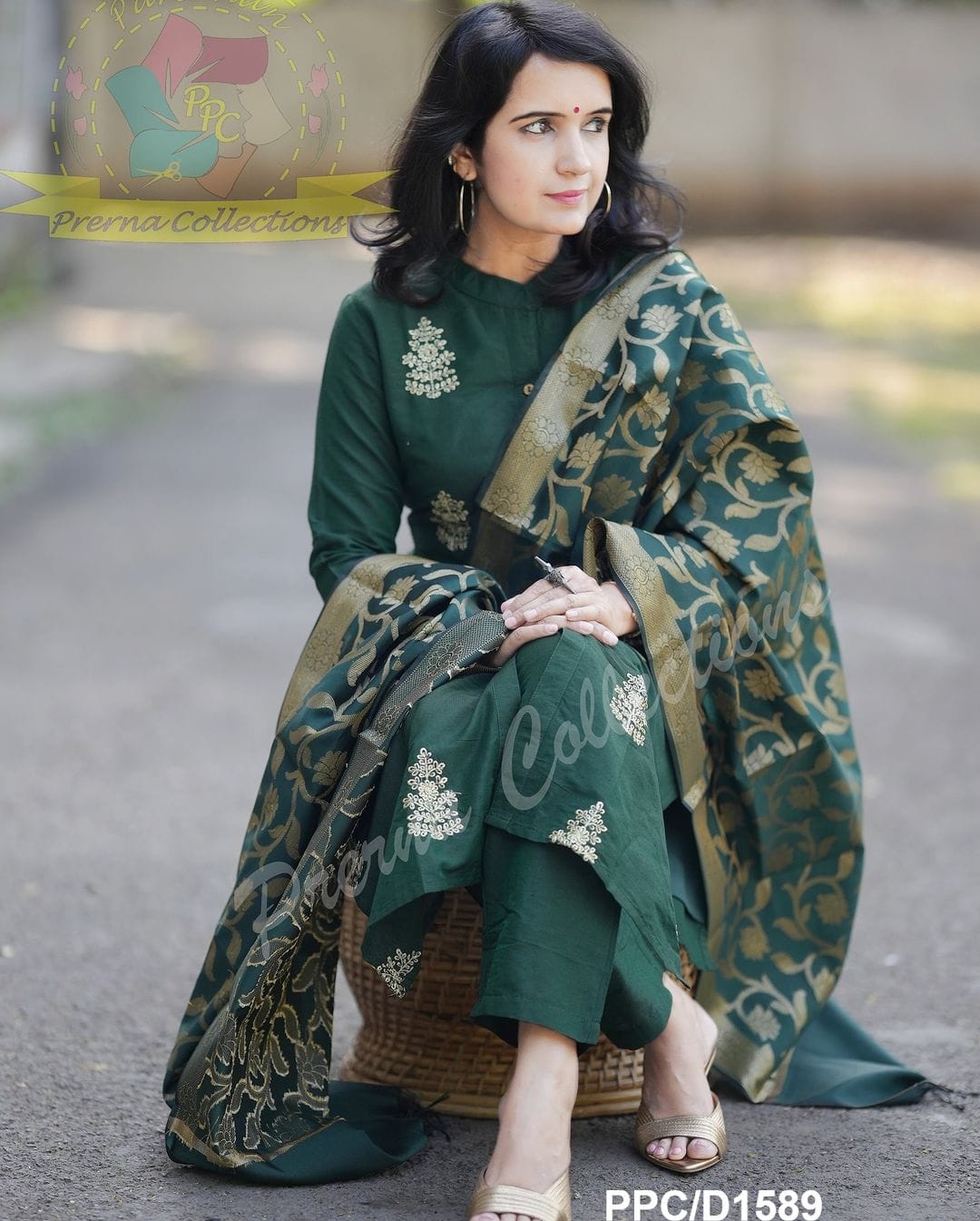 Cotton kurti Set With Embroidery Work