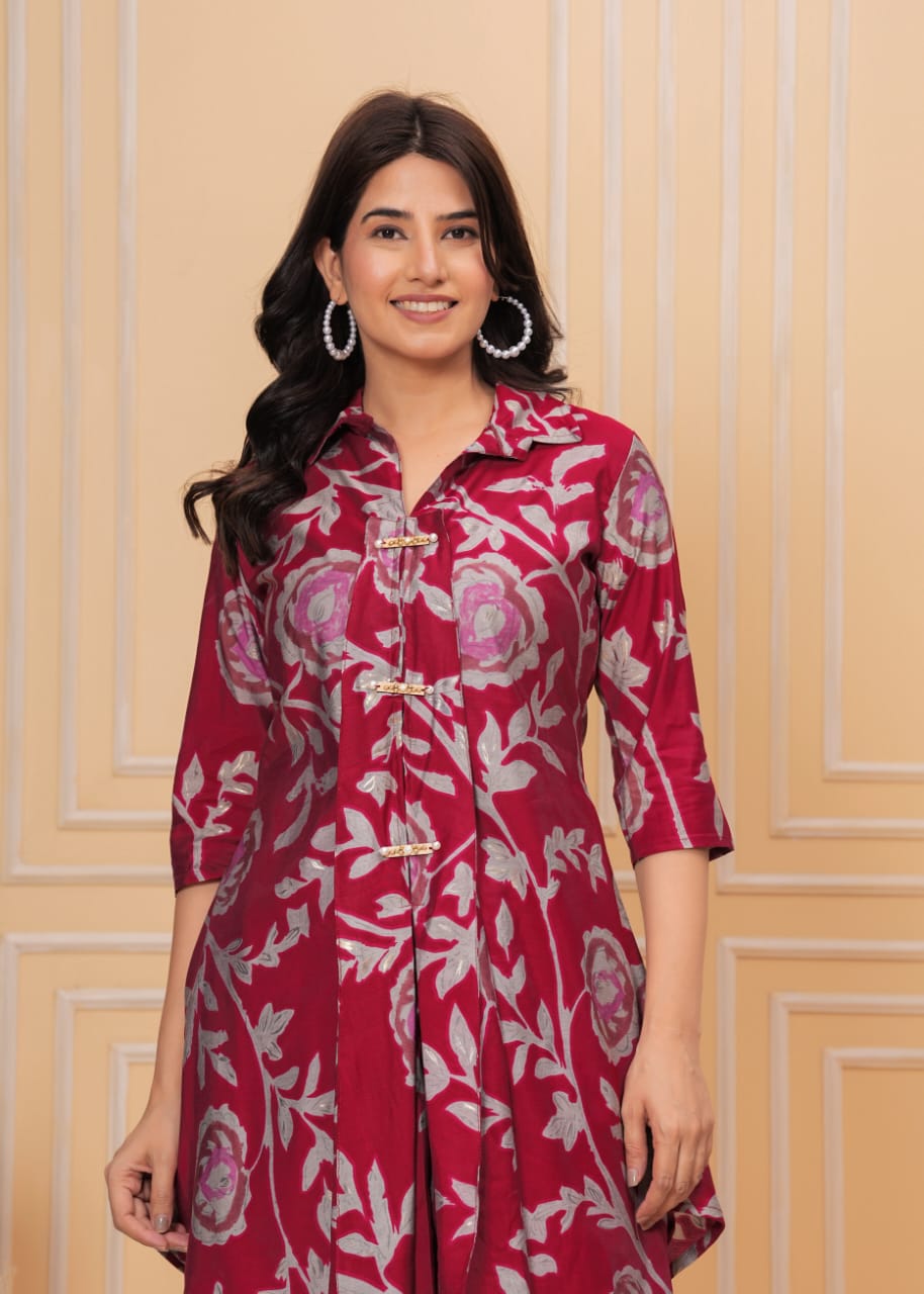 .Expertly Crafted With Pure Maslin Beautiful Kurti Features A Sophisticated Collar Design